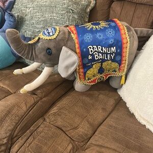 Vintage Barnum and Bailey 144 Edition Elephant 🐘
